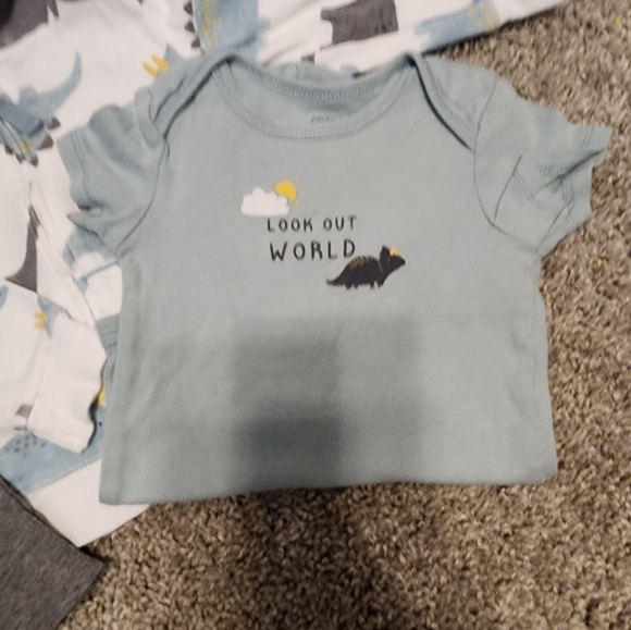 Carter's matching set. 9 Month - Picture 2 of 4